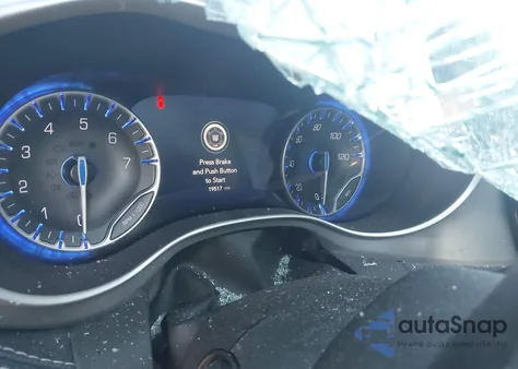 2024 Chrysler Pacifica Touring z USA, uszkodzony, nr VIN 2C4RC1FG6RR102494